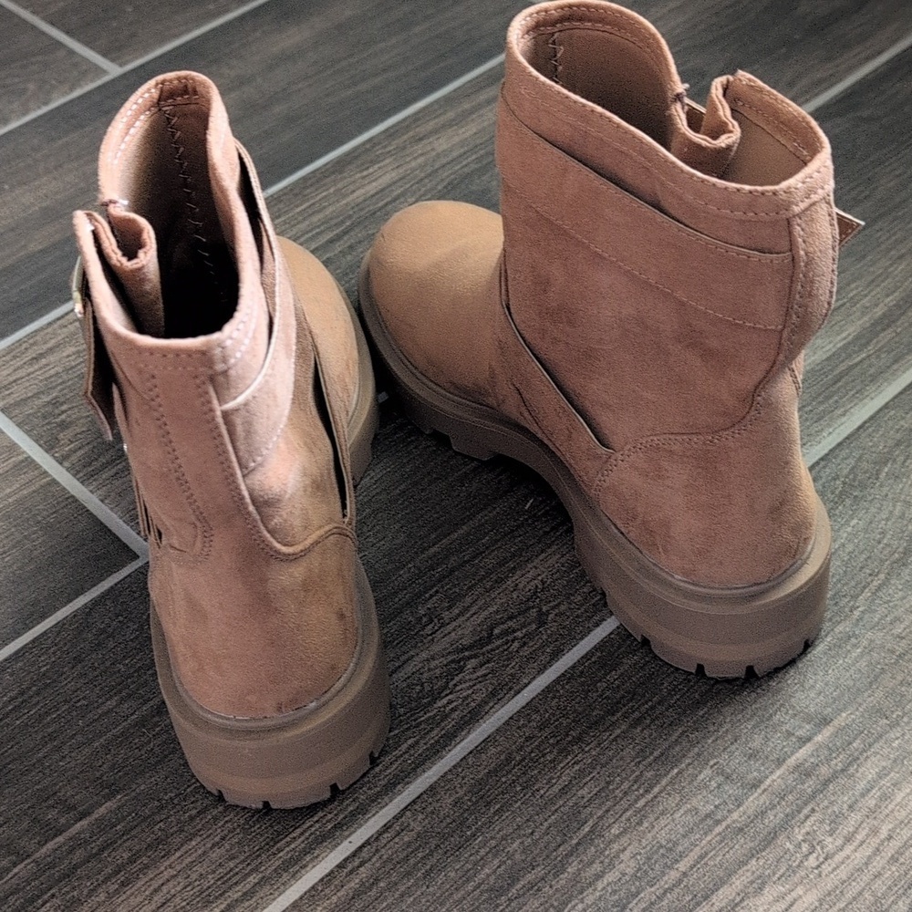 H&M Women's Tan Ankle Boots - Picture 5 of 8
